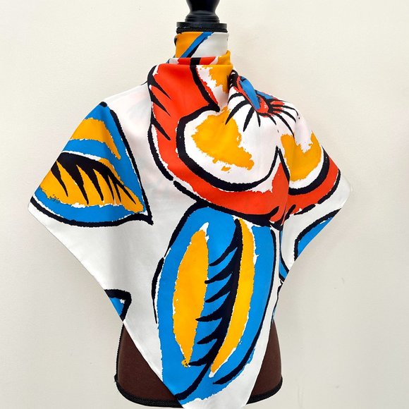 Authentic Louis Vuitton Scarf Monogram Large Floral Silk Wrap - Picture 15 of 16